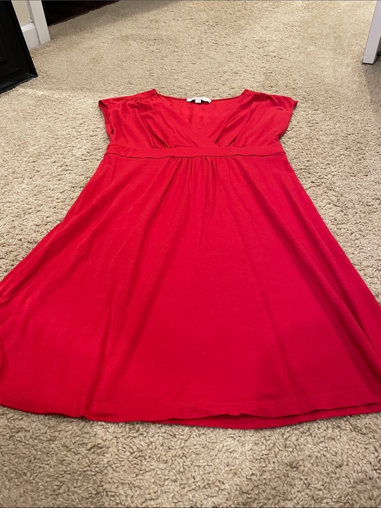LOFT Dresses & Skirts - Loft- cap sleeve v-neck dress